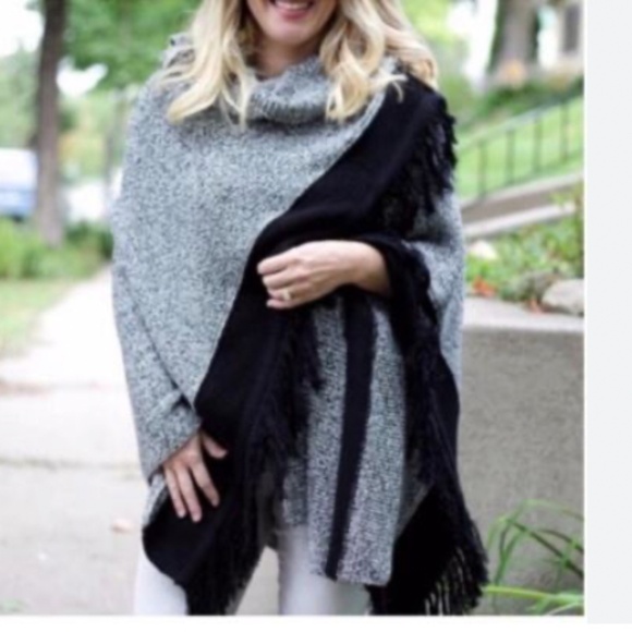 Cabi 3361 Black and White Fringe Knit Oversized Poncho Cape Shawl One Size - Picture 1 of 5